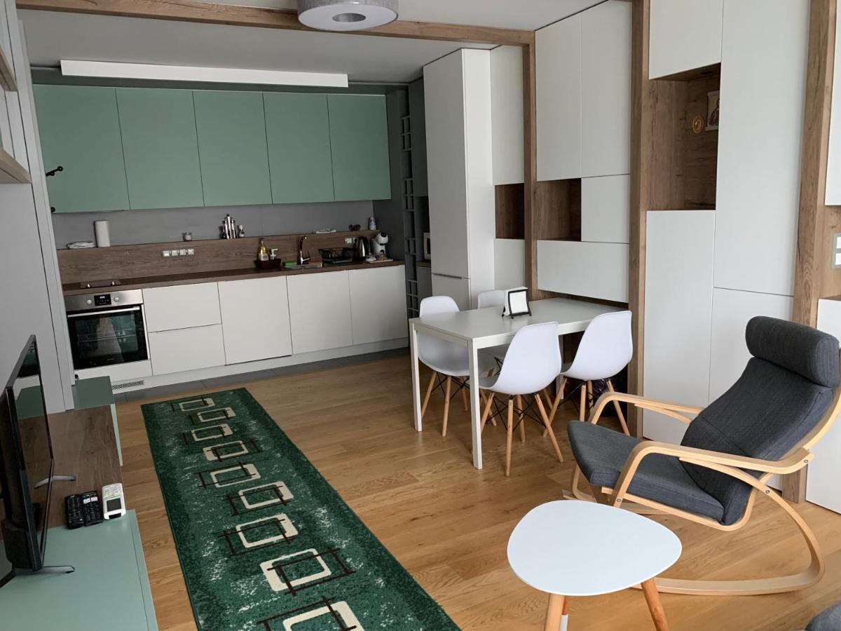 Niko's Deluxe Apartemen
