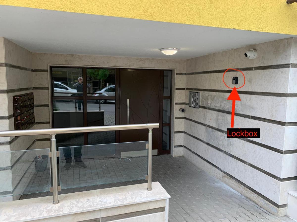 Niko's Deluxe Apartemen
