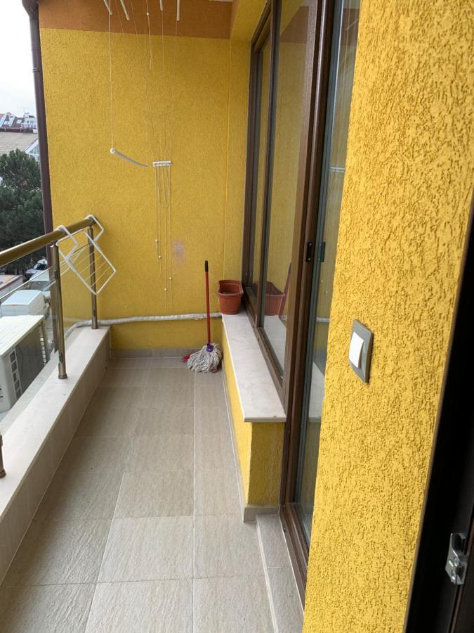 Niko's Deluxe Apartemen